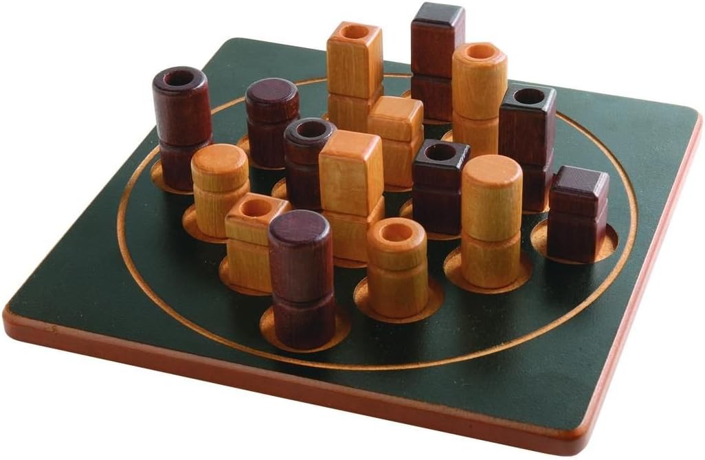 Quarto wooden game board with cylindrical pieces on a green base